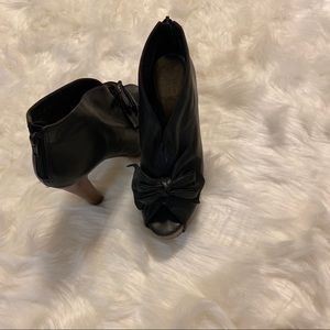 Black Bow peep toe back zipper heels